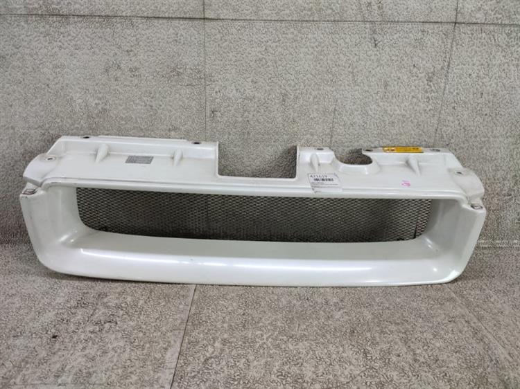 Решетка радиатора Хонда Мобилио Спайк в Улан-Удэ 421619