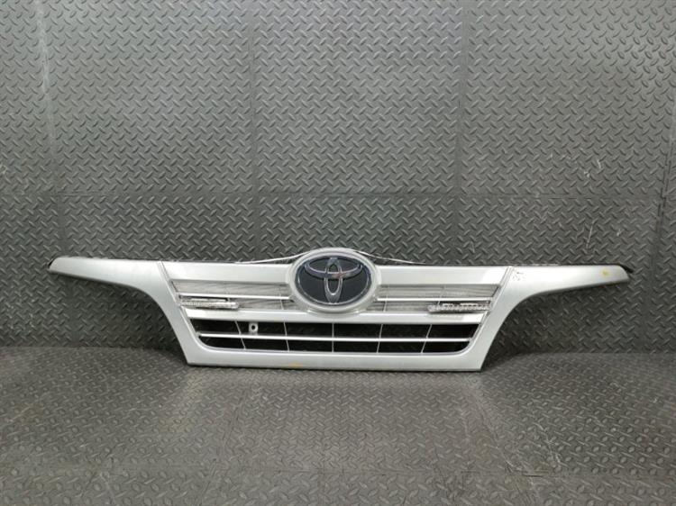 Решетка радиатора Тойота Тойоайс в Улан-Удэ 440640