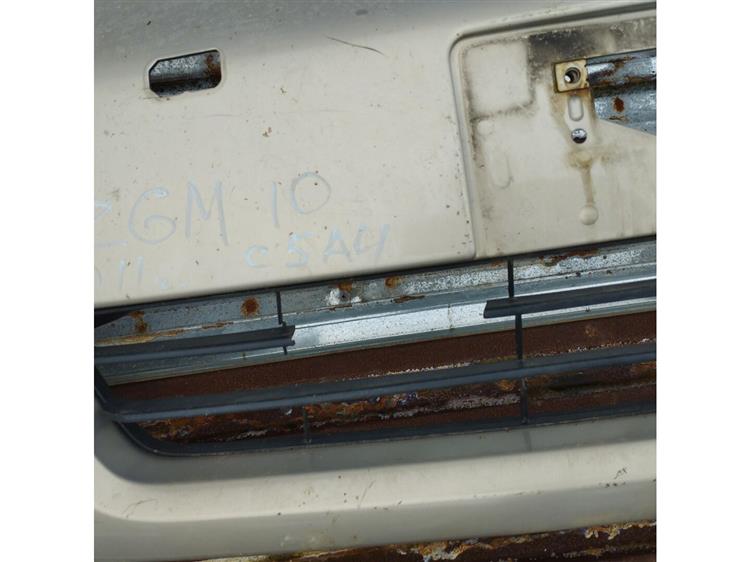 Решетка радиатора Тойота Исис в Улан-Удэ 91579